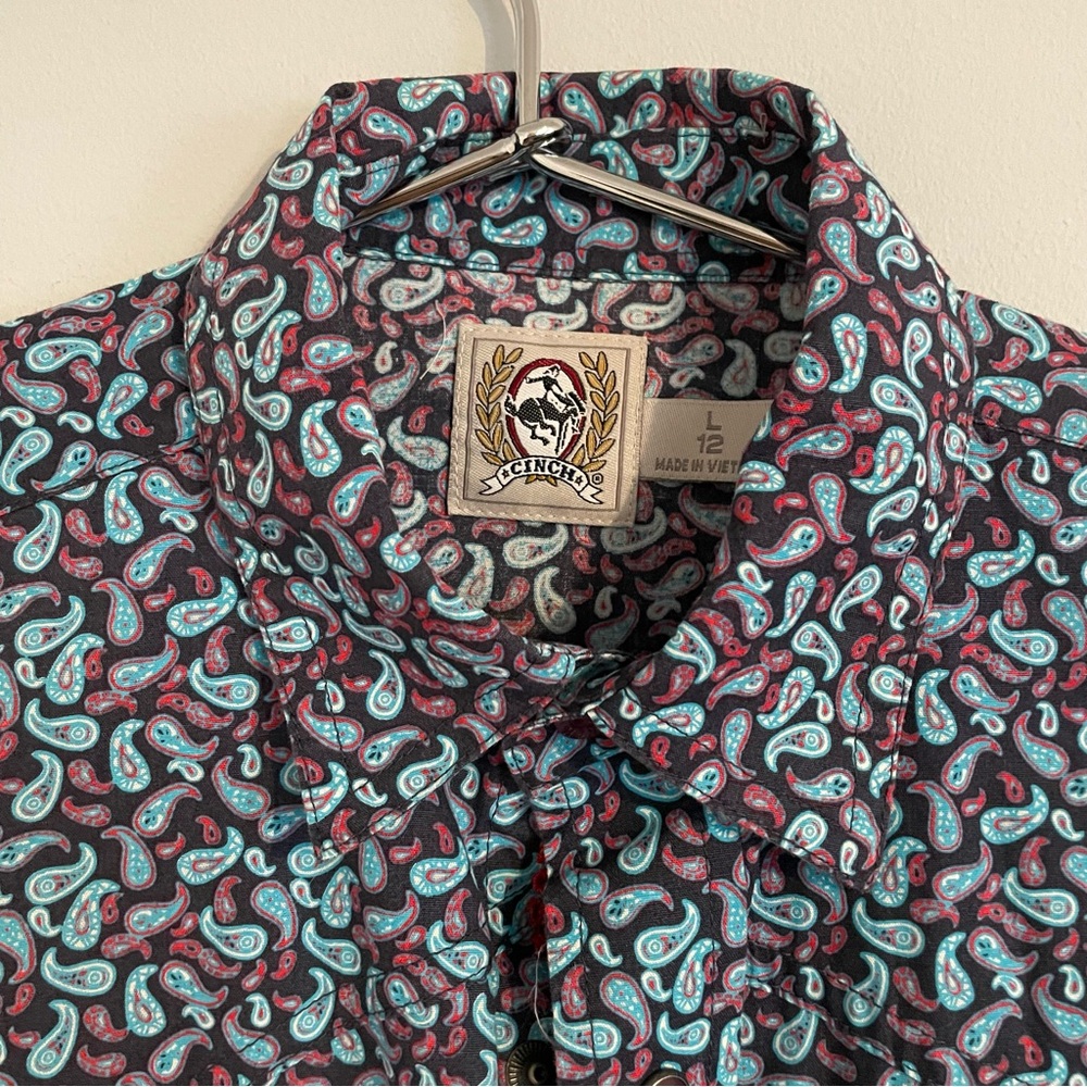 Cinch Boys 12 L Paisley Button Down Shirt with western style snaps. 💯 cotton.